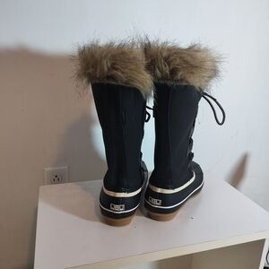 JBU Black Winter Boots with Tan Faux Fur Cuff